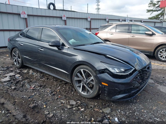Salvage Hyundai SONATA Image