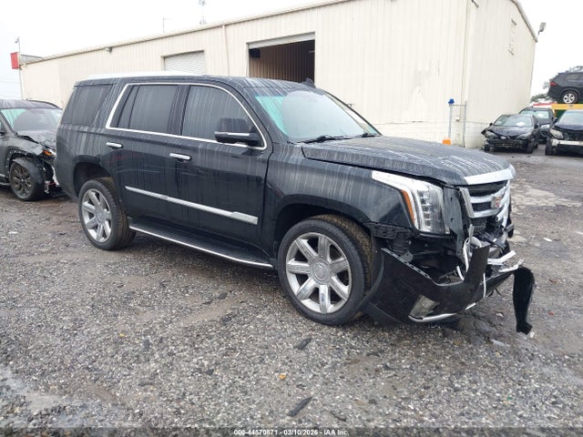 Salvage Cadillac Escalade Image