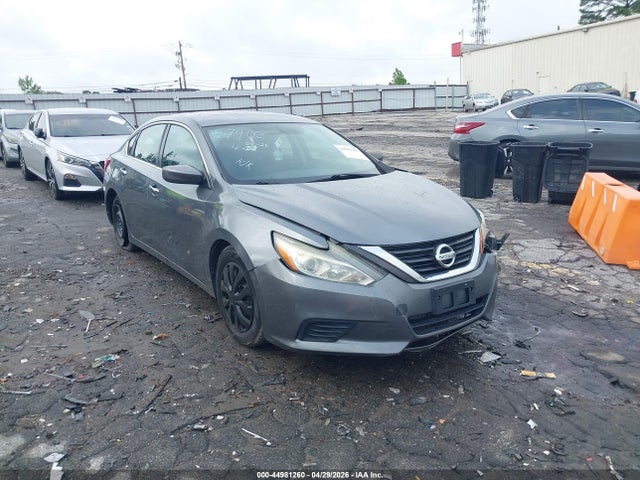 Salvage Nissan Altima Image