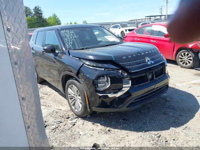 Salvage Mitsubishi Outlander Image