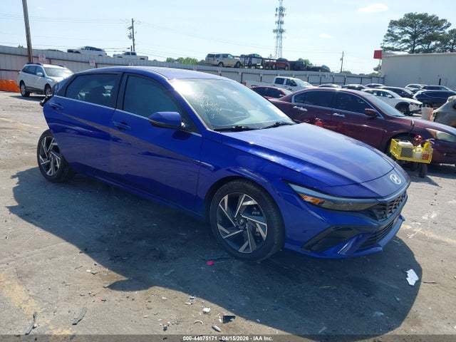 Salvage Hyundai ELANTRA Image