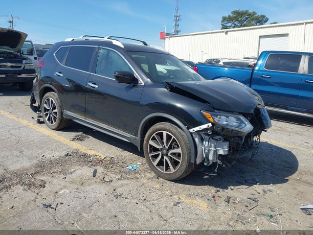 Salvage Nissan Rogue Image