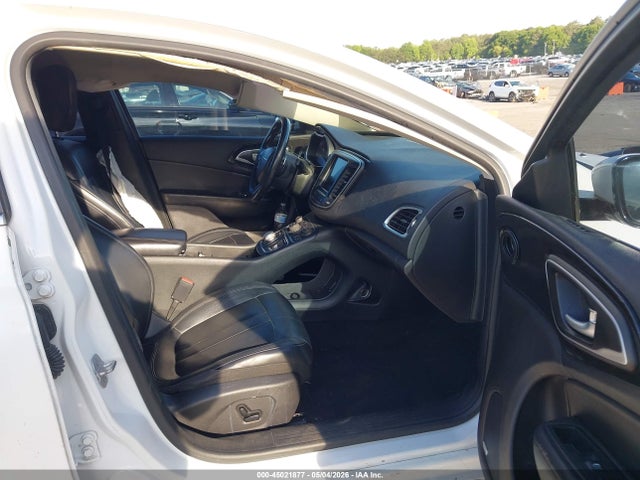 Chrysler 200 C