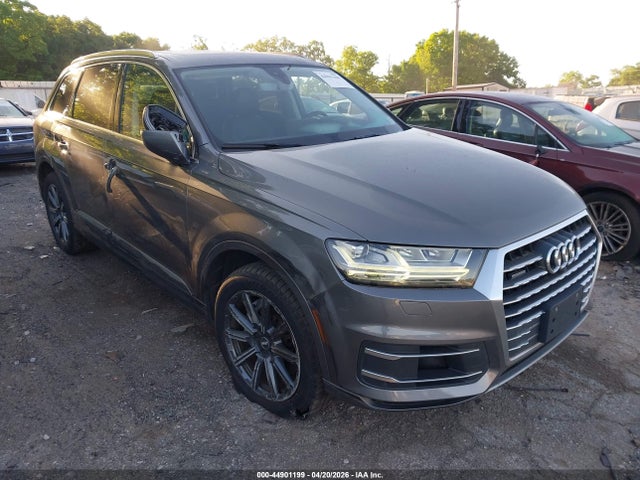 Salvage Audi Q7 Image