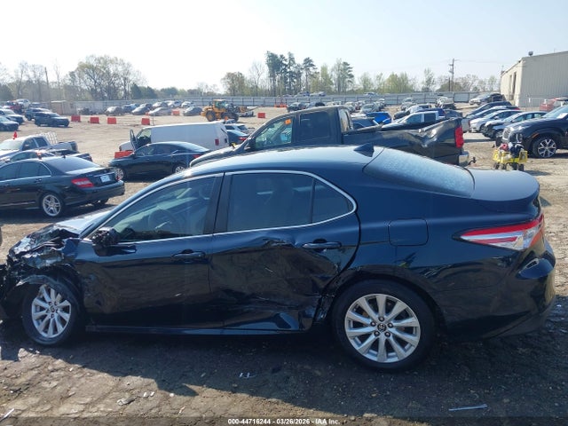 Toyota Camry Le