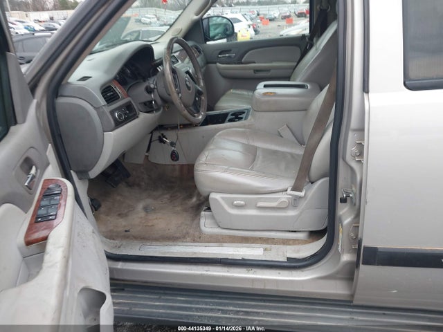 Chevrolet Suburban 1500 Lt