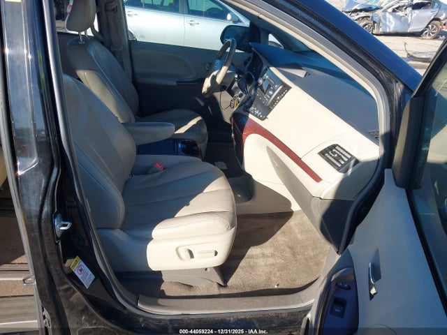 Toyota Sienna Xle V6 8 Passenger