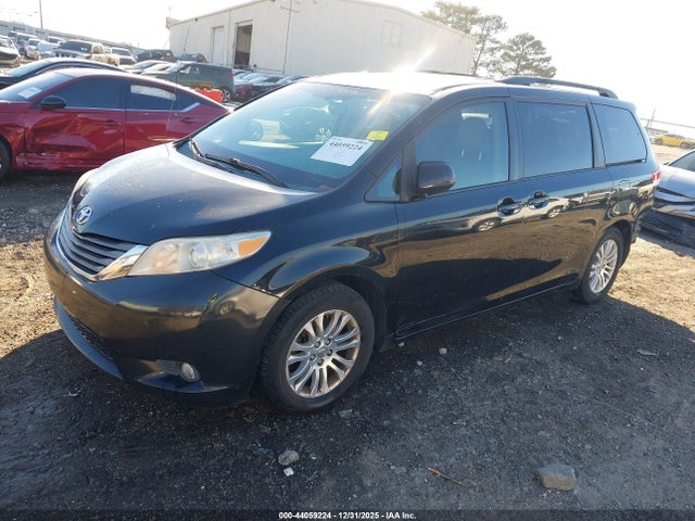 Toyota Sienna Xle V6 8 Passenger