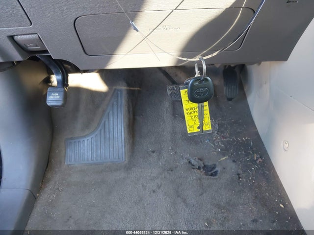 Toyota Sienna Xle V6 8 Passenger