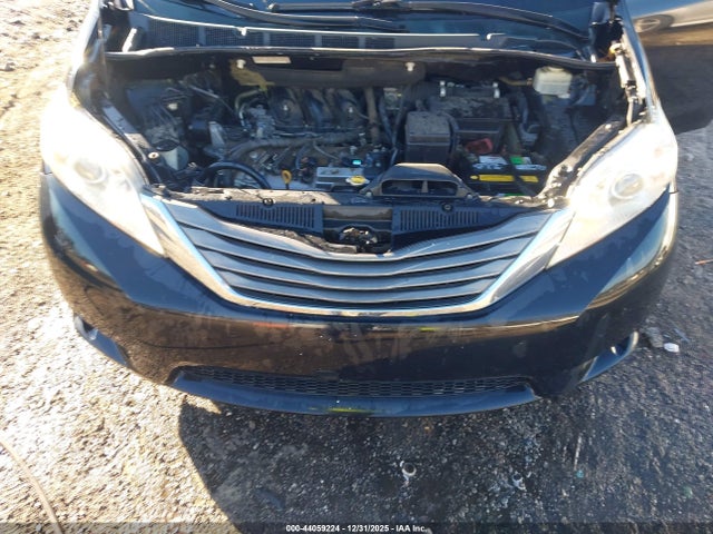 Toyota Sienna Xle V6 8 Passenger