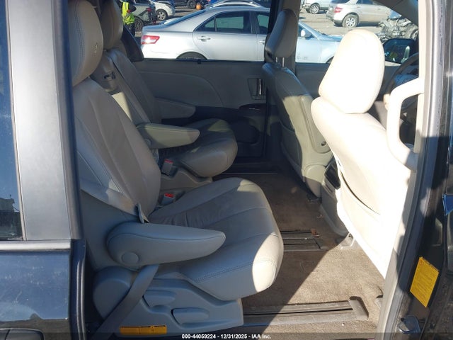 Toyota Sienna Xle V6 8 Passenger