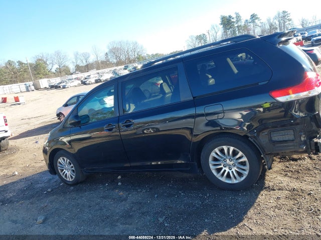Toyota Sienna Xle V6 8 Passenger