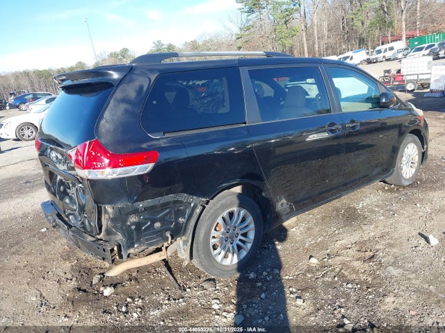 Toyota Sienna Xle V6 8 Passenger
