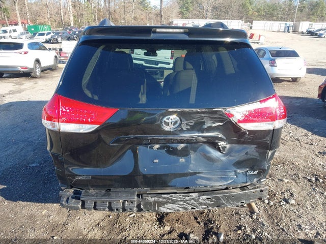 Toyota Sienna Xle V6 8 Passenger