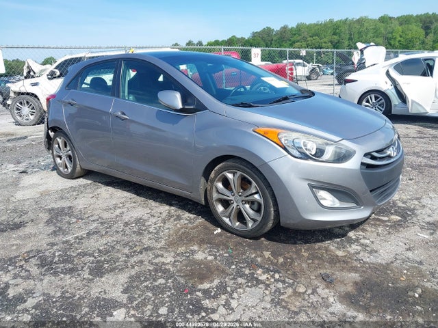 Salvage Hyundai ELANTRA Image