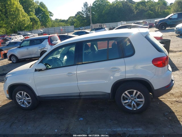 Volkswagen Tiguan S