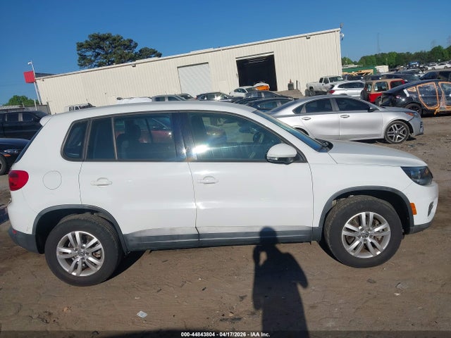 Volkswagen Tiguan S
