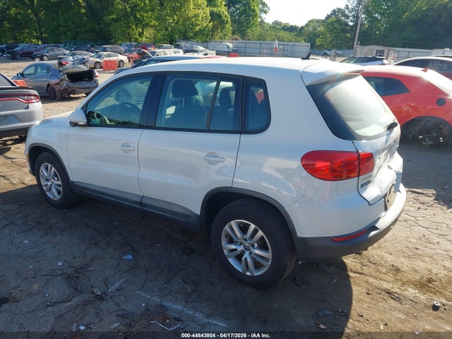 Volkswagen Tiguan S