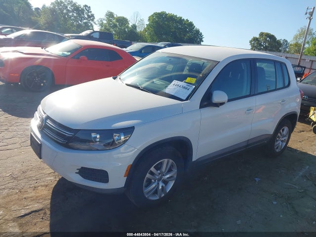 Volkswagen Tiguan S