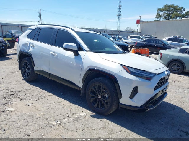 Salvage Toyota RAV4 Image