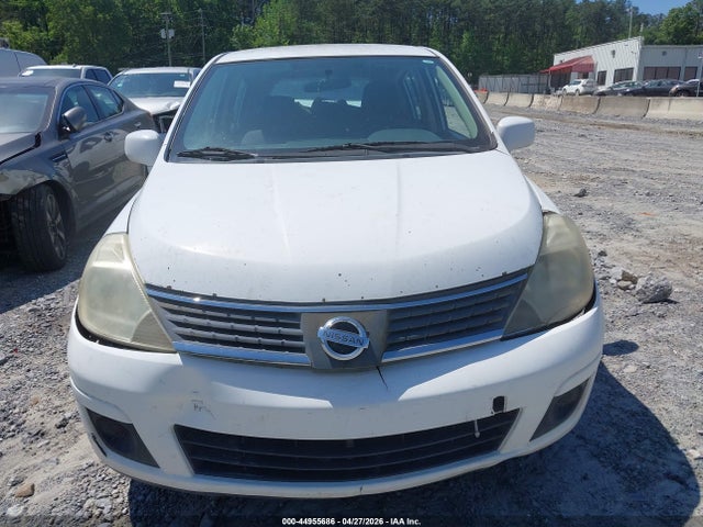 Nissan Versa 1.8s