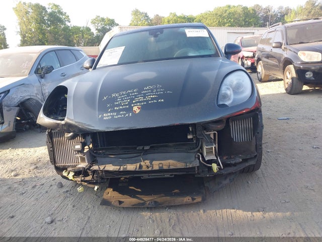 Porsche Macan S