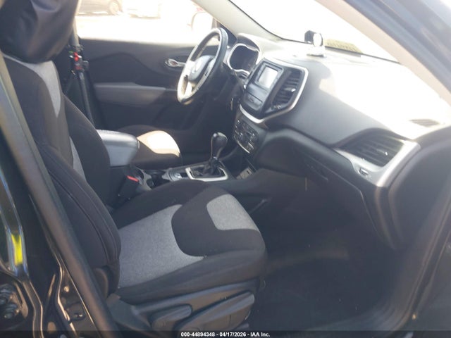Jeep Cherokee Sport