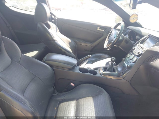 Hyundai Genesis 3.8 Track