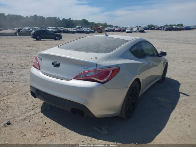 Hyundai Genesis 3.8 Track