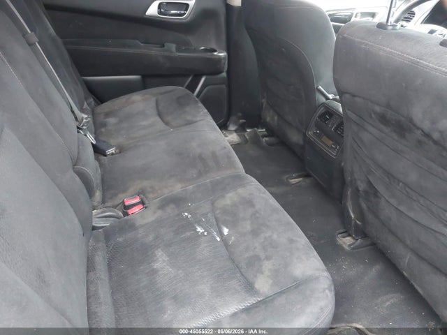 Nissan Pathfinder Sv