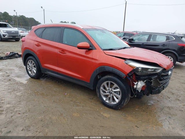 Salvage Hyundai TUCSON Image