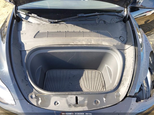 Tesla Model Y Performance Dual Motor All-wheel Drive