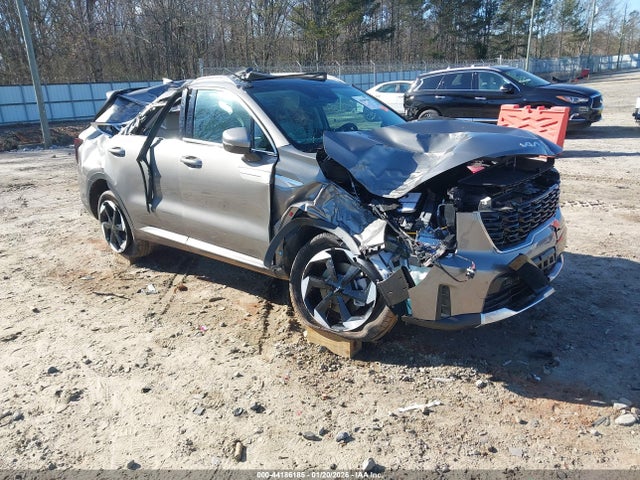 Salvage Kia Sorento Image