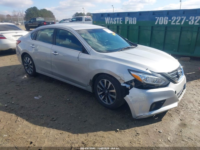 Salvage Nissan Altima Image