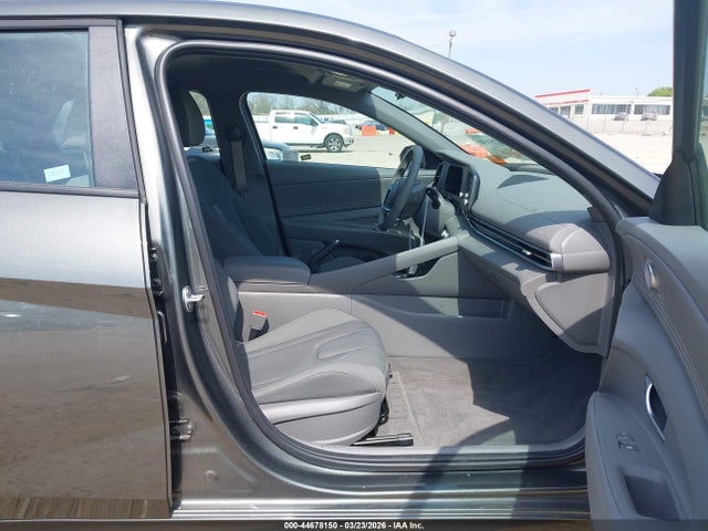 Hyundai ELANTRA Sel Sport