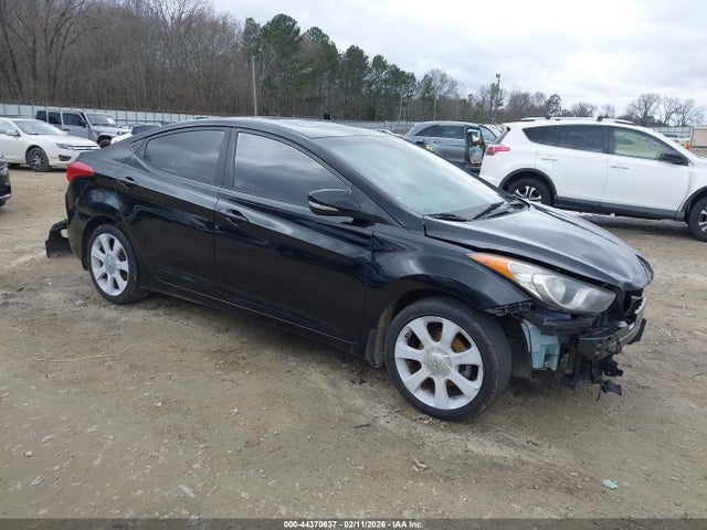 Salvage Hyundai ELANTRA Image