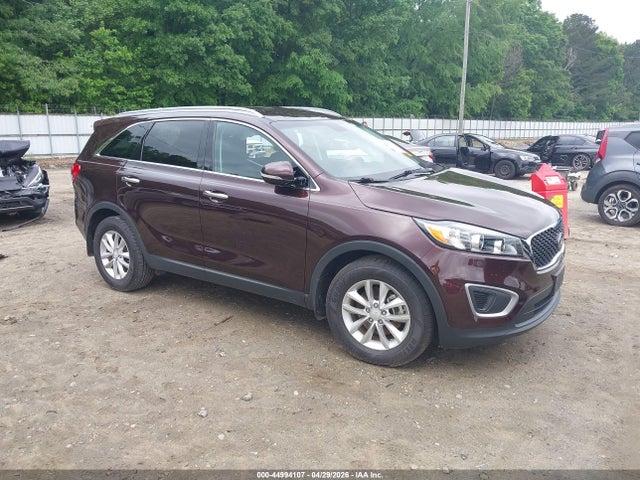 Salvage Kia Sorento Image