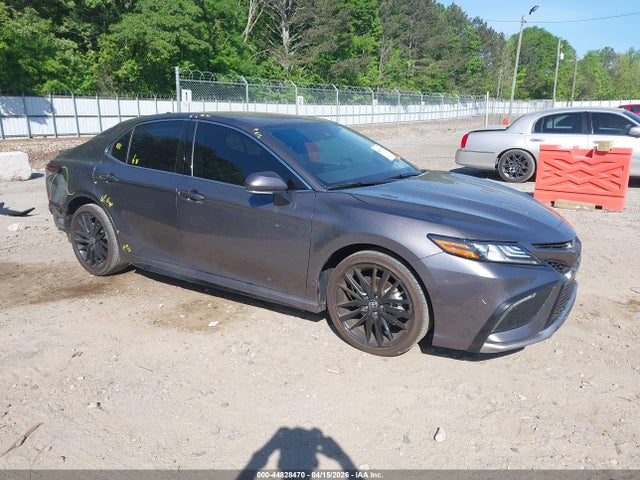 Salvage Toyota Camry Image