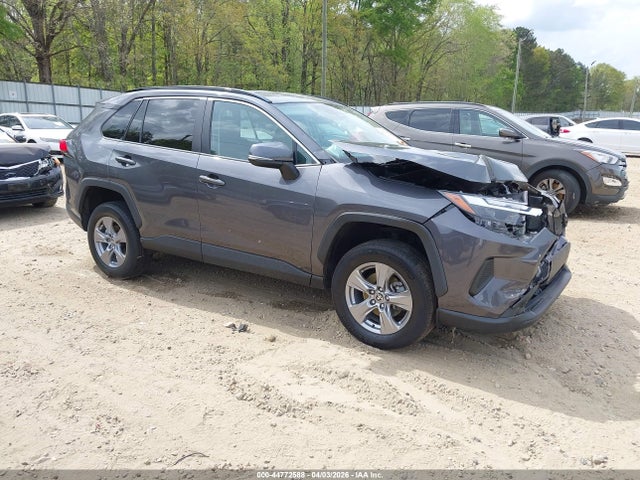 Salvage Toyota RAV4 Image