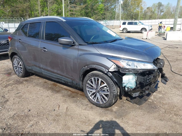 Salvage Nissan Kicks Image