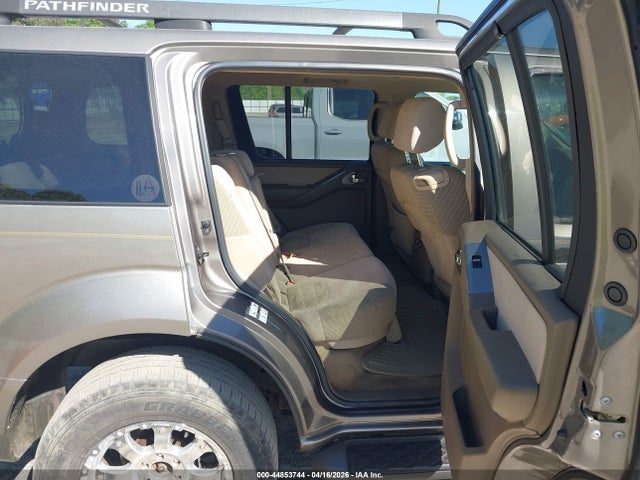 Nissan Pathfinder Se