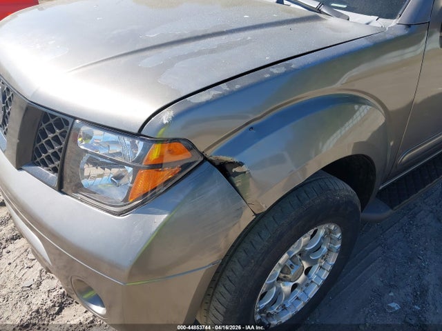 Nissan Pathfinder Se