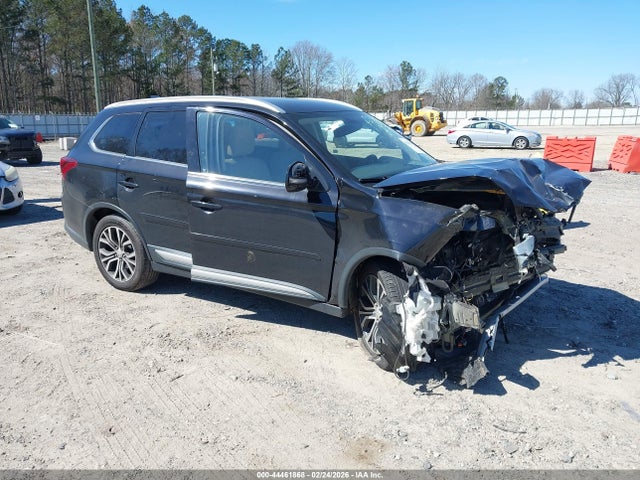 Salvage Mitsubishi Outlander Image