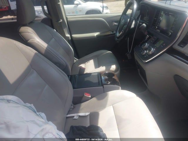 Toyota Sienna Xle 8 Passenger