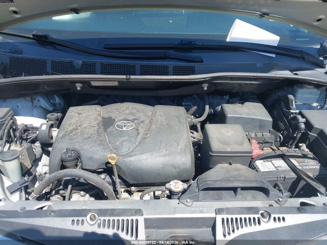 Toyota Sienna Xle 8 Passenger