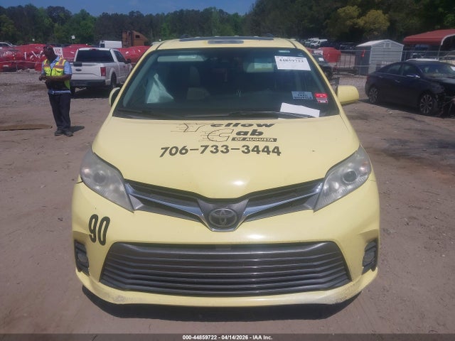 Toyota Sienna Xle 8 Passenger