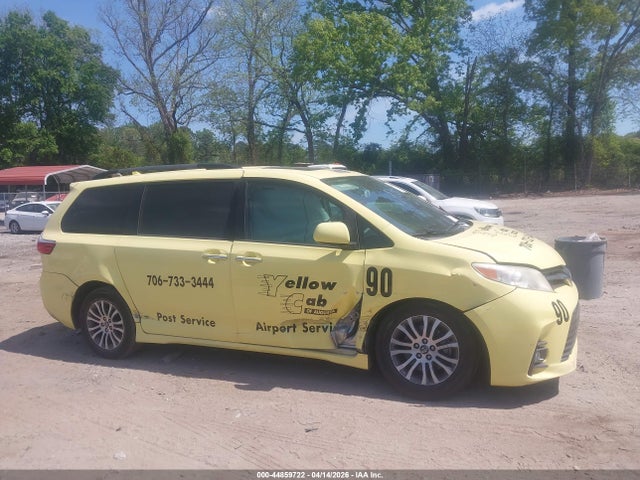 Toyota Sienna Xle 8 Passenger