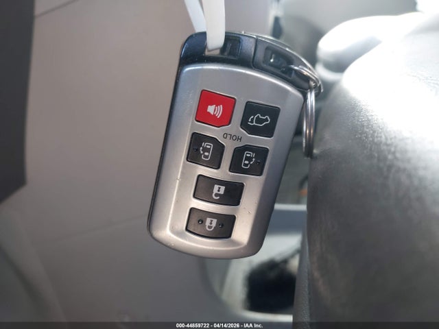 Toyota Sienna Xle 8 Passenger