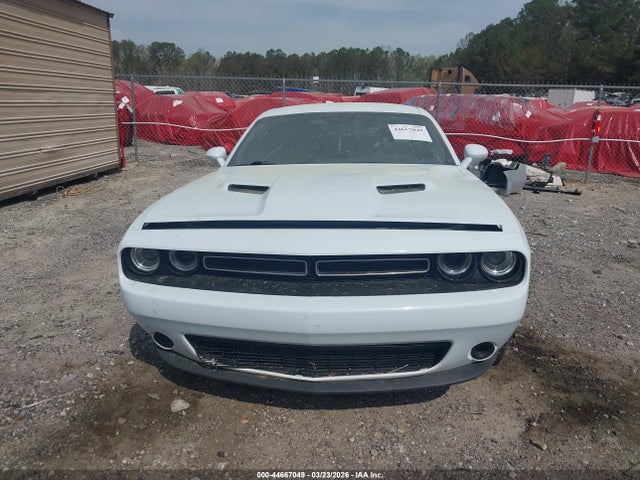 Dodge Challenger Sxt