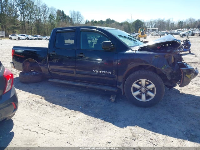 Nissan Titan Sv